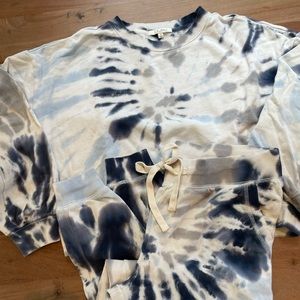 Adorable ZSupply two piece lounge set